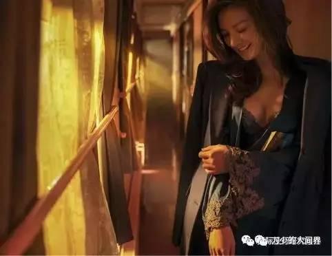 法庭不现身，法国卖红酒，赵薇这是跑了？4